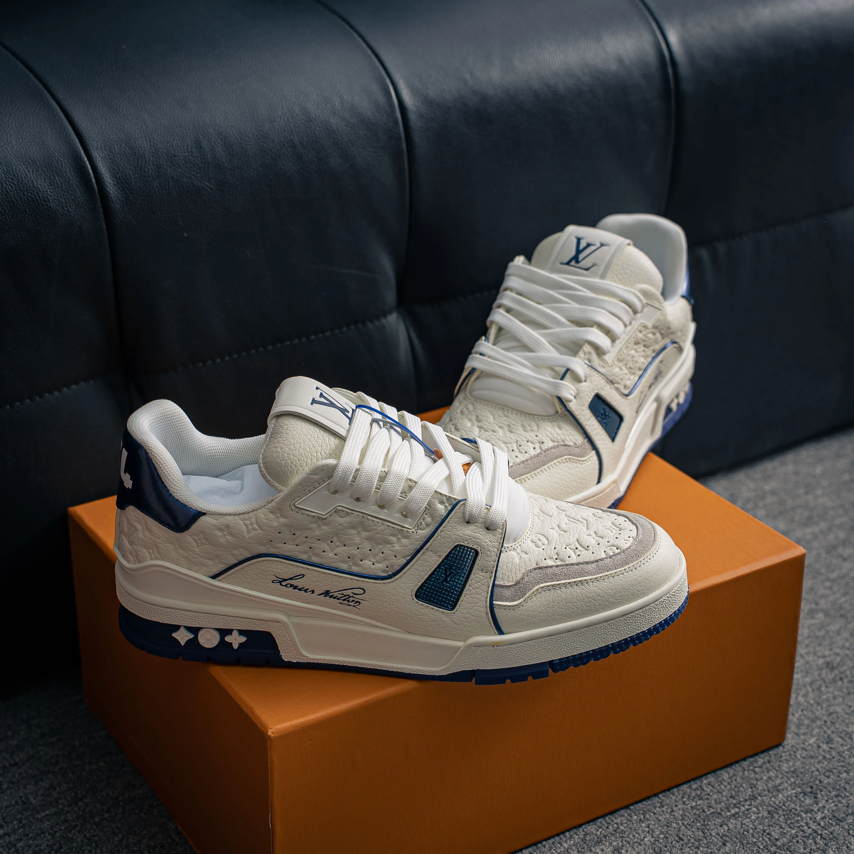 # LV- - trainer 2026 New Arrival 1：1 ！！ Shoes Cowhide Leather ， LOGO ， Breathable ， 。